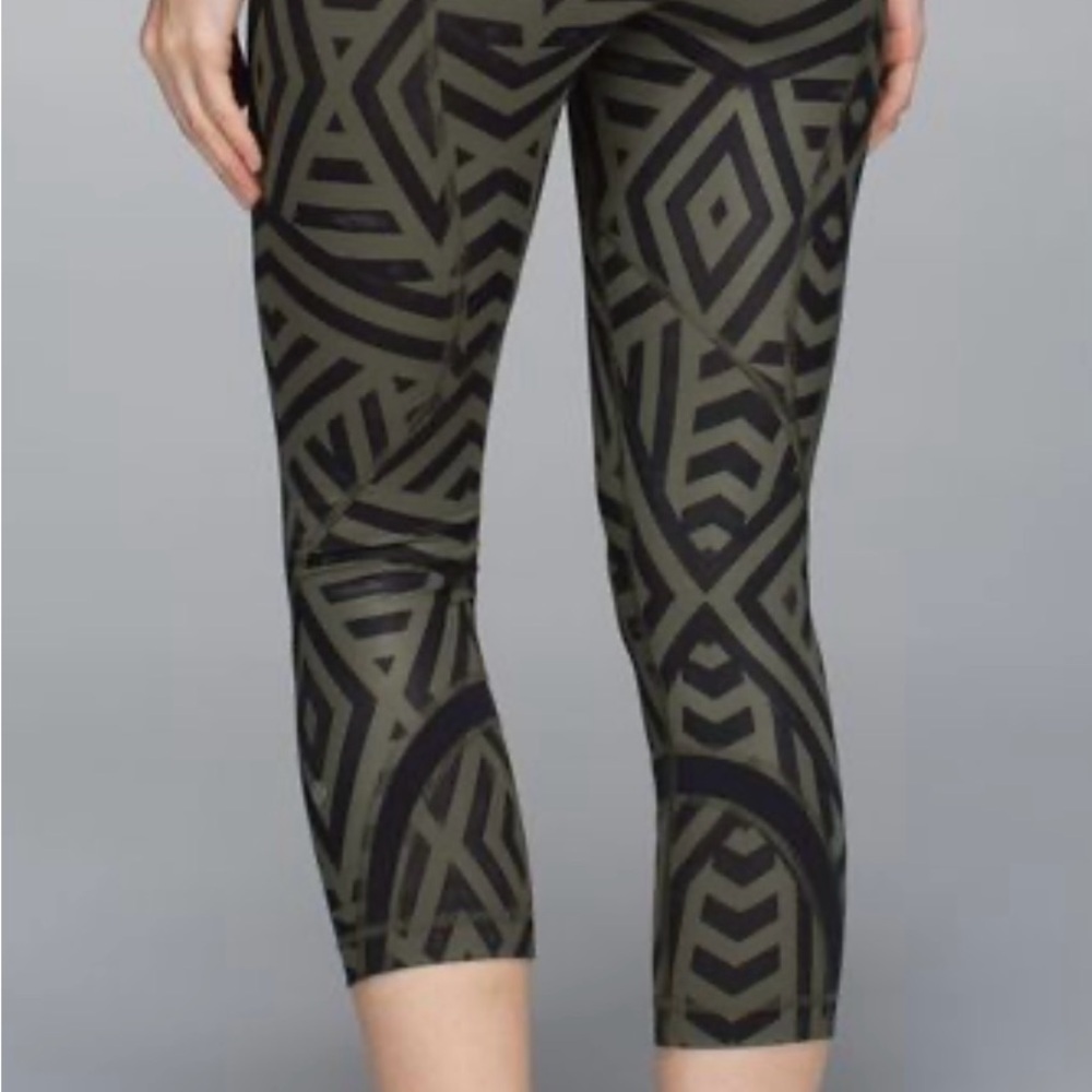 Lululemon Run Crop 2 - Black Dense Purple